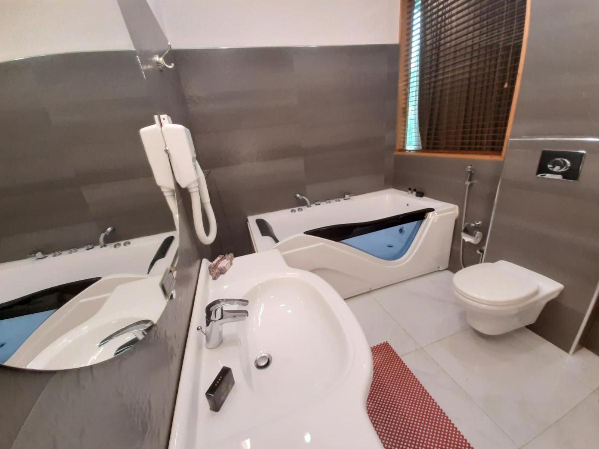 Lawrence View Hotel, לאהור מראה חיצוני תמונה